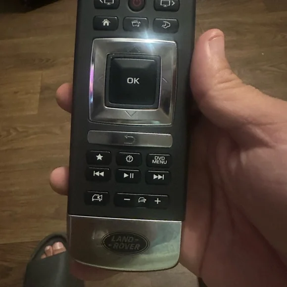 Land Rover Remote Control - Picture 1 of 2